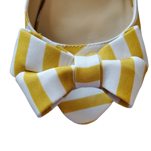 J. Renee yellow striped dress open toe 3" heels with a bow. - Picture 2 of 6